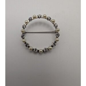 Krementz Brooch Round Pearl Rhinestone Silver Tone Circle Pin Women's Jewelry